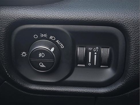 Used 2023 RAM 1500 Laramie image 17