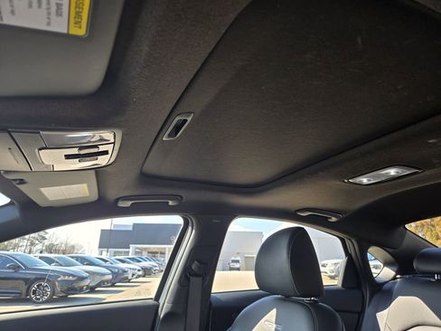 Used 2024 Kia Forte GT-Line w/ GT-Line Premium Package image 19