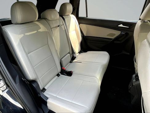 Used 2021 Volkswagen Tiguan SEL AWD/4WD image 27