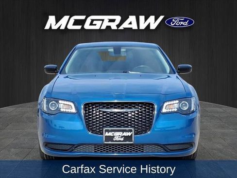 Used 2022 Chrysler 300 Touring w/ Sport Appearance Package image 3