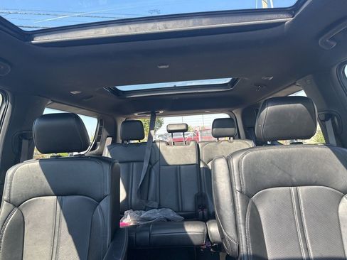 Used 2024 Jeep Wagoneer Series III w/ Premium Group I image 12