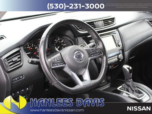 Used 2018 Nissan Rogue SL FWD image 12