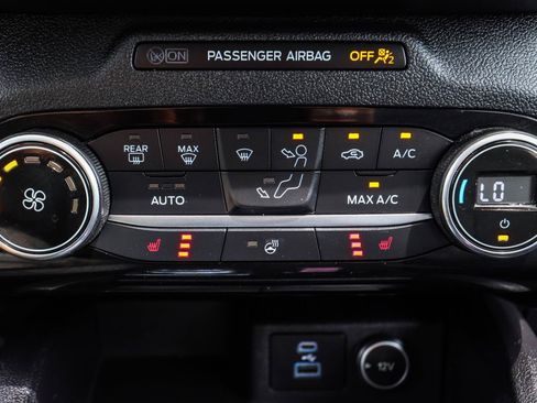 Used 2021 Ford Escape SE w/ Cold Weather Package AWD/4WD image 12