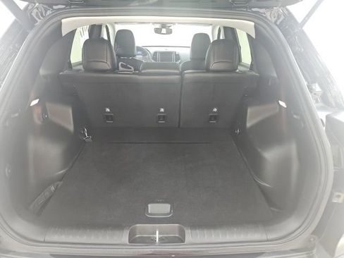 Used 2021 Jeep Cherokee Latitude Lux w/ Comfort/Convenience Group AWD/4WD image 4