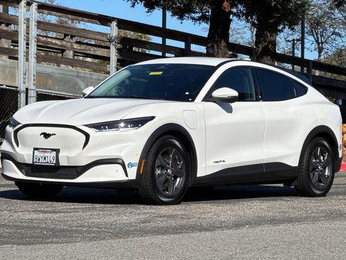 Certified 2021 Ford Mustang Mach-E Select w/ Comfort/Technology Package image 8