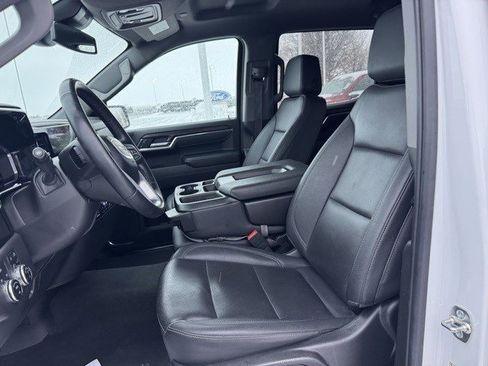 Used 2025 GMC Sierra 1500 SLT image 12
