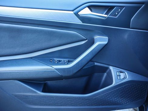 Used 2022 Volkswagen Jetta SE image 28