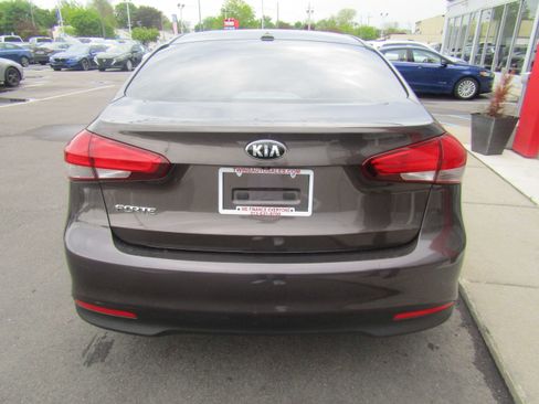 Used 2017 Kia Forte LX w/ LX Popular Package FWD image 6