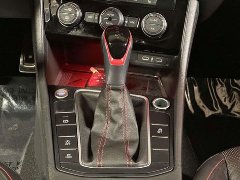 Used 2024 Volkswagen Jetta GLI Autobahn image 20