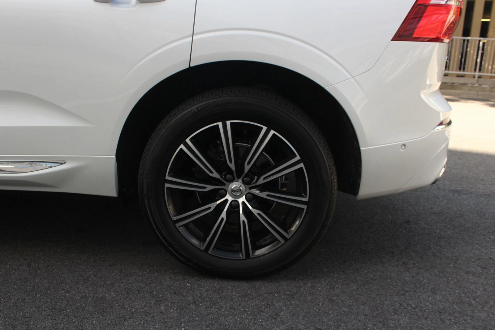 Used 2019 Volvo XC60 T5 Inscription w/ Protection Package Premier AWD/4WD image 10