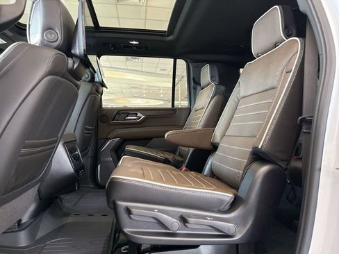 New 2026 GMC Yukon XL Denali Ultimate AWD/4WD image 12