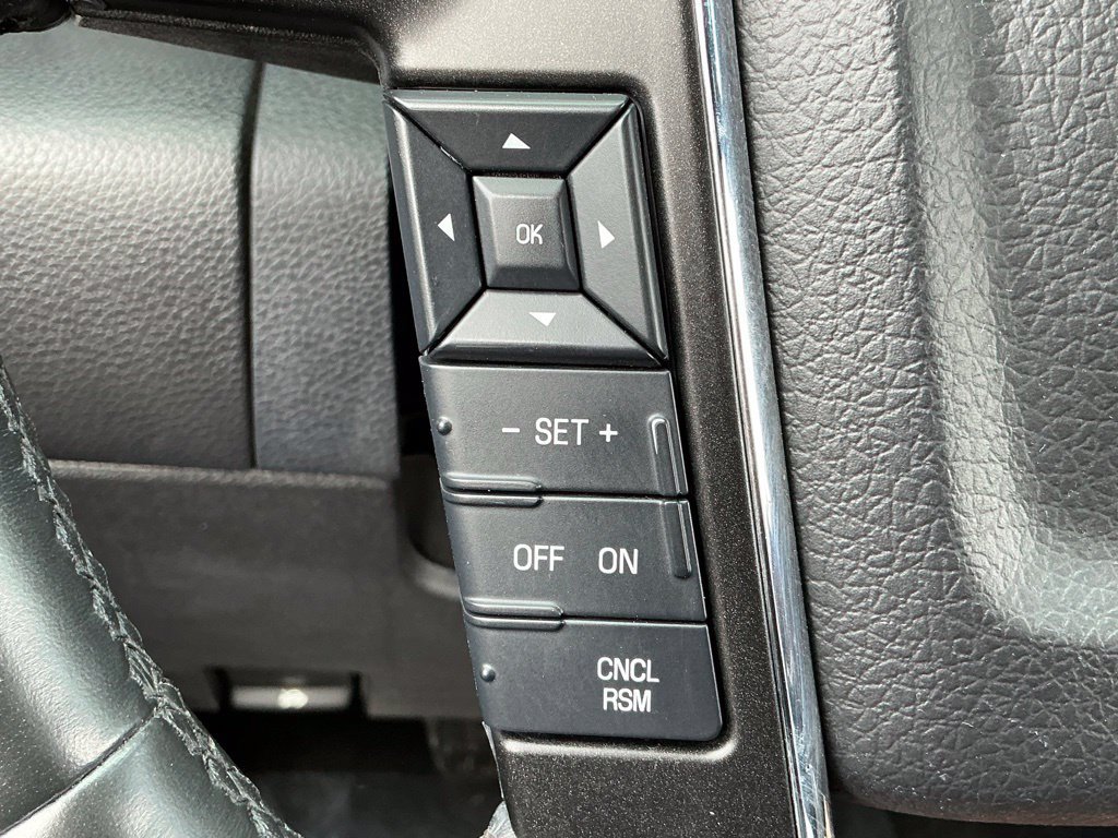 Used 2017 Lincoln Navigator Select AWD/4WD image 30