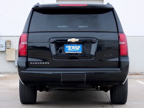 Used 2017 Chevrolet Suburban LT image 17