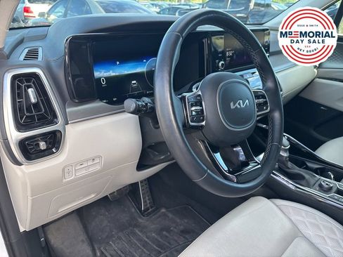 Used 2023 Kia Sorento SX AWD/4WD image 3
