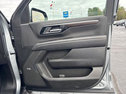 Used 2025 Chevrolet Tahoe Premier image 12