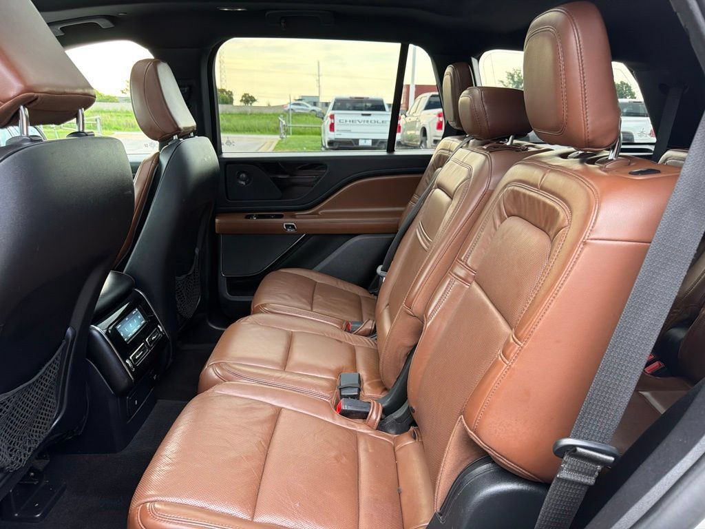 Used 2021 Lincoln Aviator Reserve w/ Elements Package Plus AWD/4WD image 14