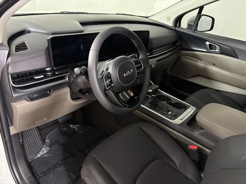 New 2026 Kia Carnival FWD image 18