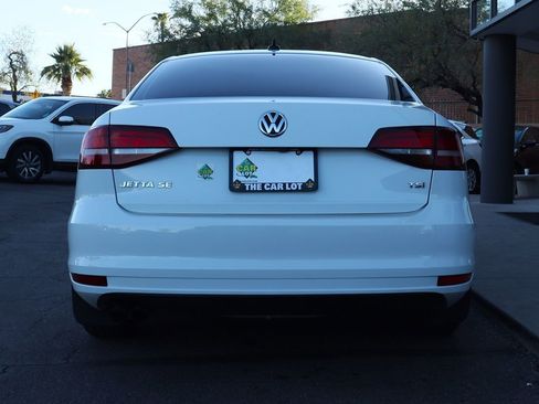 Used 2017 Volkswagen Jetta SE image 11