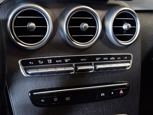 Used 2021 Mercedes-Benz GLC 300 4MATIC image 25
