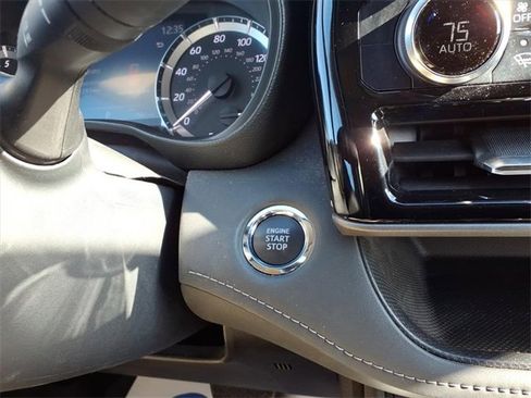 Certified 2023 Toyota Highlander L image 23