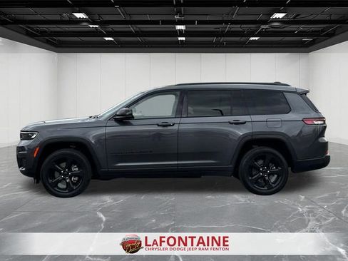 Used 2023 Jeep Grand Cherokee L Laredo AWD/4WD image 2
