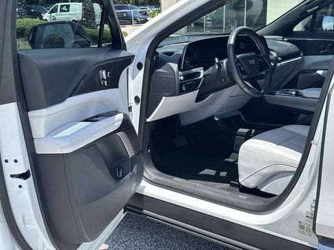 Used 2024 Cadillac Lyriq Luxury RWD image 13