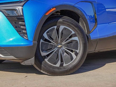 Used 2024 Chevrolet Blazer EV LT image 2