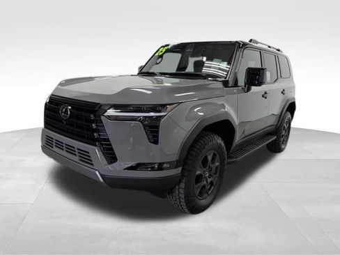 Used 2025 Lexus GX 550 AWD/4WD image 2