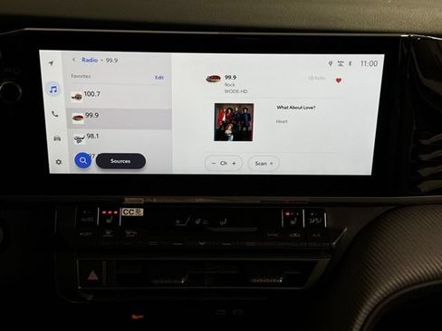 New 2026 Toyota Camry SE FWD image 19