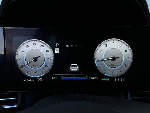 Used 2025 Hyundai Elantra SEL image 40