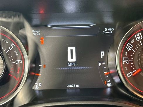 Used 2023 Dodge Challenger SXT image 18