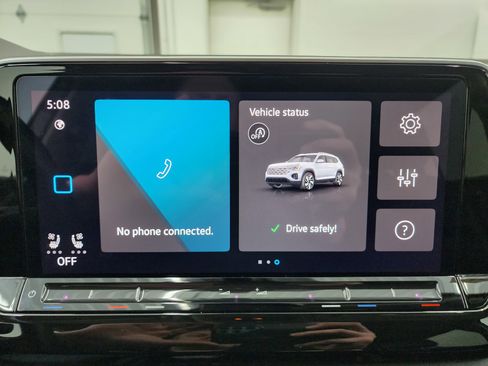 Used 2025 Volkswagen Atlas SE image 53