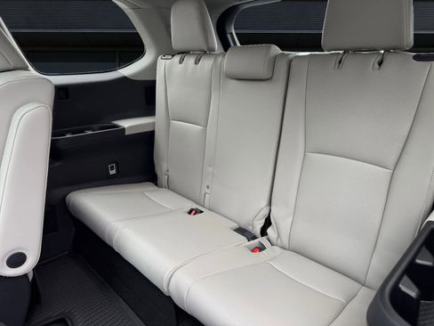 Used 2025 Toyota Grand Highlander Limited image 17