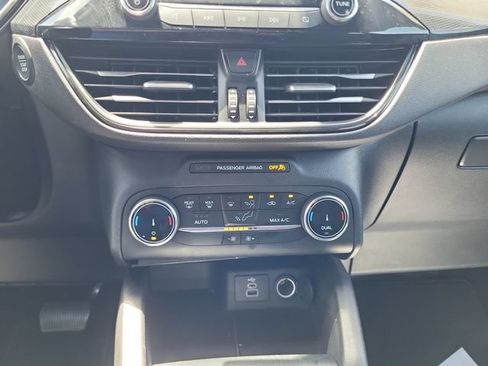 Used 2025 Ford Escape ST-Line AWD/4WD image 17