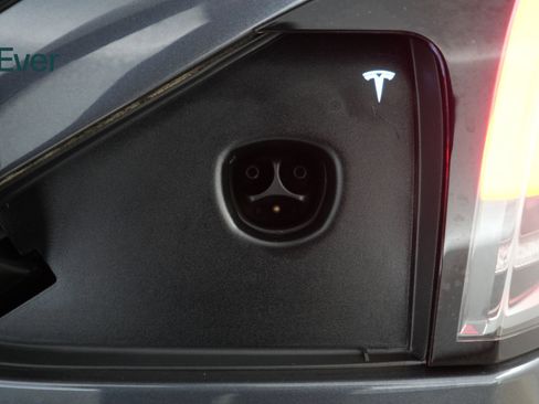 Used 2023 Tesla Model X AWD/4WD image 10