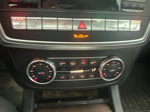 Used 2015 Mercedes-Benz GL 450 4MATIC image 31