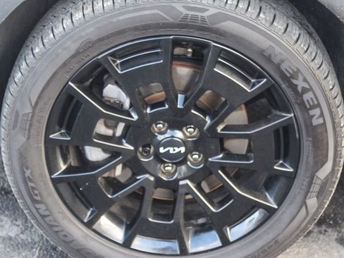 Used 2022 Kia Telluride EX w/ EX Premium Package image 10