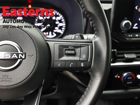 Used 2025 Nissan Pathfinder SV FWD image 16