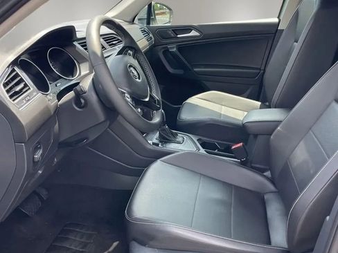 Used 2021 Volkswagen Tiguan SEL FWD image 7