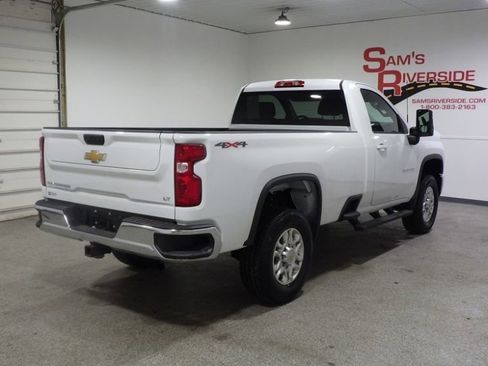 Used 2024 Chevrolet Silverado 3500 LT w/ Convenience Package image 4