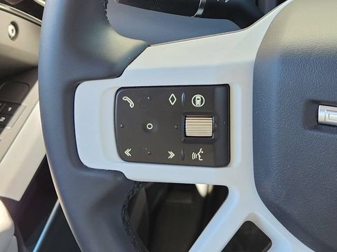 Used 2025 Land Rover Defender 130 X-Dynamic SE AWD/4WD image 26