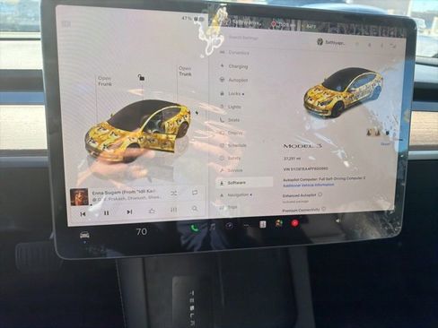 Used 2023 Tesla Model 3 Standard Range image 10