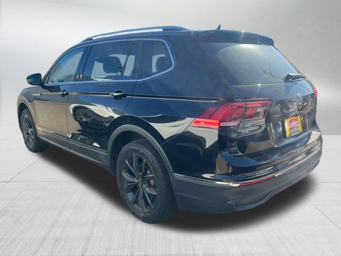 Used 2022 Volkswagen Tiguan SE AWD/4WD image 4