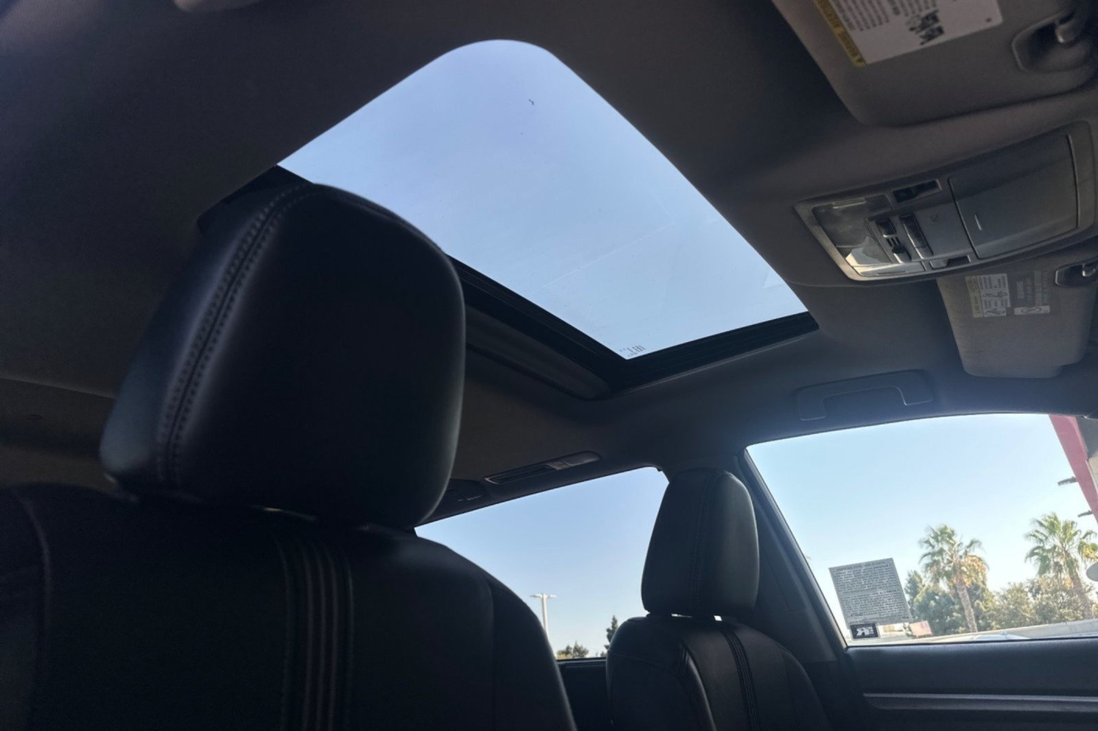 Certified 2018 Toyota Highlander SE w/ Protection Package #1 FWD image 17