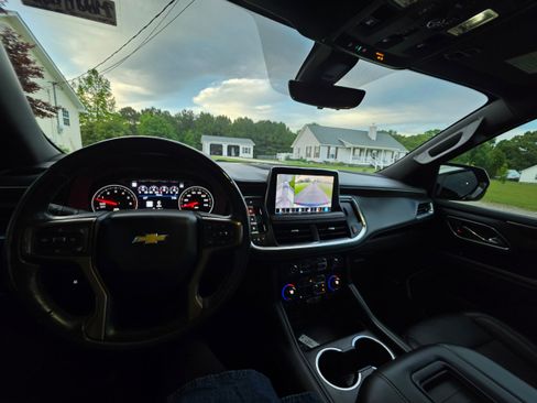 Used 2021 Chevrolet Suburban High Country AWD/4WD image 14