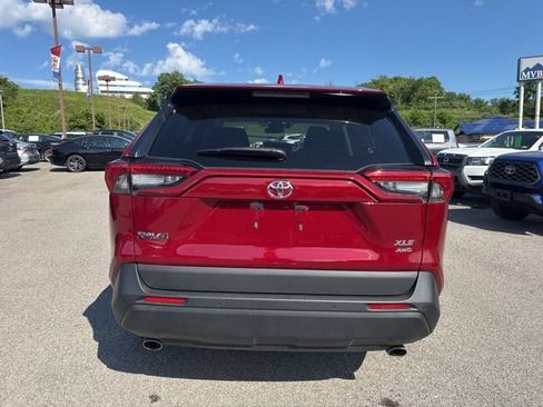 Used 2023 Toyota RAV4 XLE Premium AWD/4WD image 18