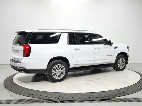 Used 2025 GMC Yukon XL Denali AWD/4WD image 7
