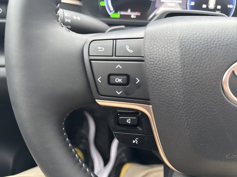 New 2025 Toyota Crown Signia Limited image 21