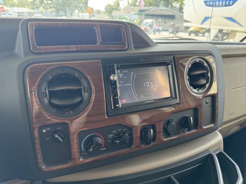 Used 2016 Ford E-450 and Econoline 450 Super Duty w/ Motorhome Prep Package RWD image 26