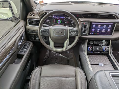 Used 2021 GMC Yukon Denali w/ Denali Ultimate Package RWD image 16